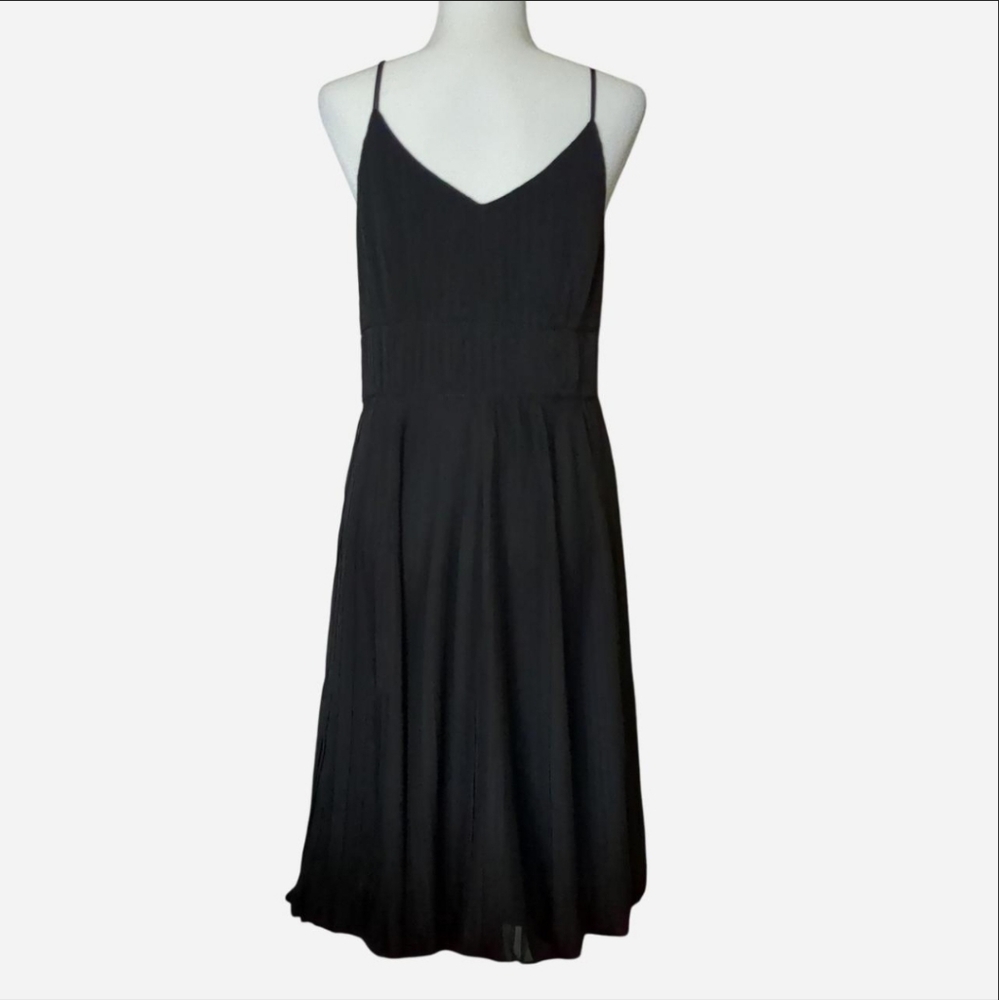 ✨ STUNNING Loft Pleated V-Neck Midi Dress - The Ultimate LBD Size 10 ✨